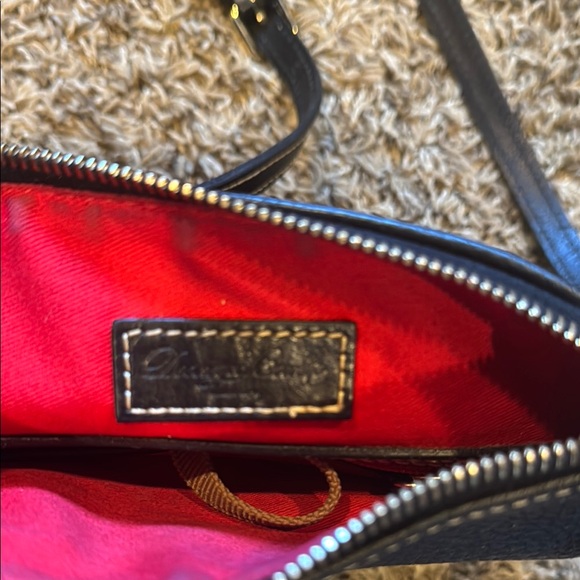 Dooney & Bourke Elegant Black Crossbody Bag - Picture 5 of 5